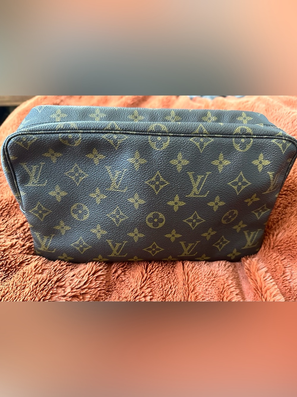 Louis Vuitton Monogram Trousse 28 Vintage pouch in Excellent Condition